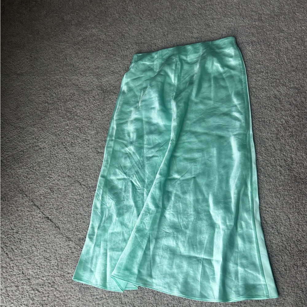 Babaton Aritzia slip satin midi skirt - size 2 - minty - Picture 4 of 6